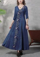 Elegante vestido largo de mezclilla de algodón azul con escote en V y hojas bordadas, de media manga
